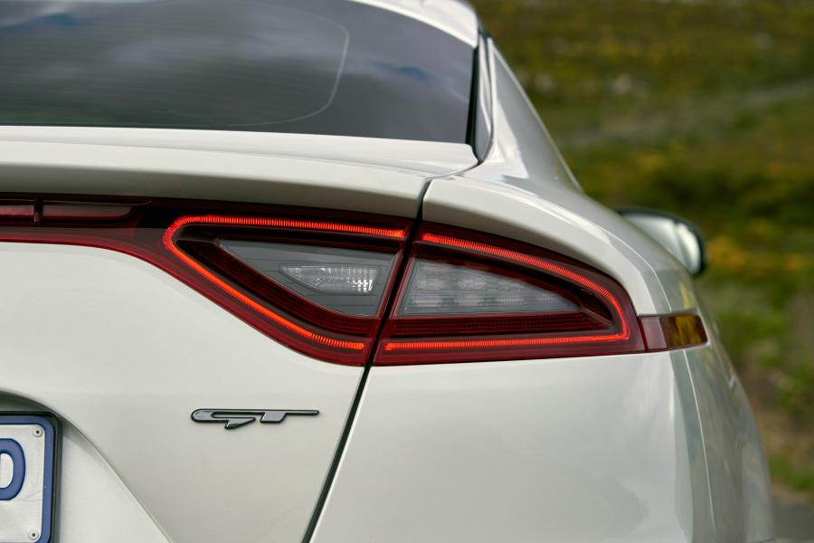 Детали экстерьера Kia Stinger GT 2018 года  (ZA) (фото 12 из 40)